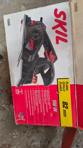 Plaina Elétrica Skil 550W 82mm Semi Nova - Usada Apenas 1 Vez