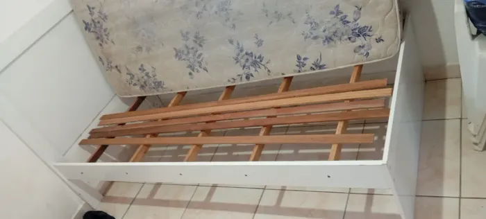 Cama de solteiro, desmontada fácil entrega