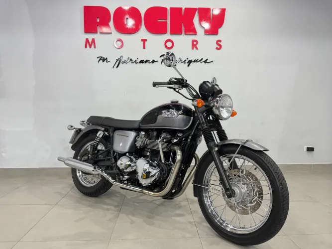 Triumph BONNEVILLE T100