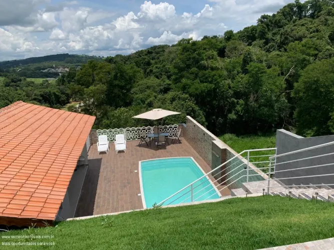 CHÁCARA COM 3 DORMITÓRIOS E PISCINA EM ATIBAIA ACEITA FINANCIAMENTO