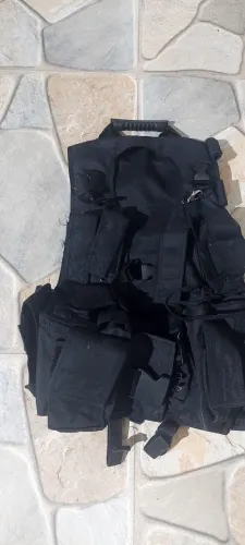 Capa tática tamanho M em perfeito estado