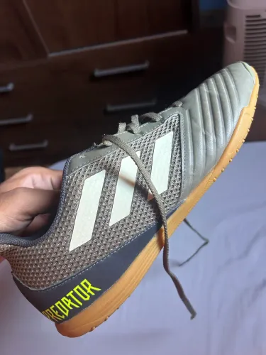 Chuteira de futsal adidas predator verde musgo