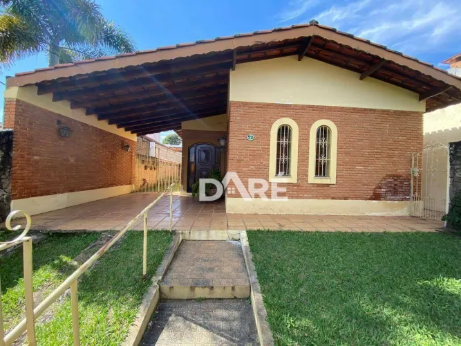 Casa com 3 dormitórios para alugar, 173 m² por R$ 4.750/mês - Loanda - Atibaia/SP