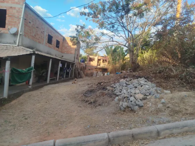 Lote em Santa Luzia,bairro duquesa2