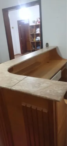 Balcão caixa em madeira 