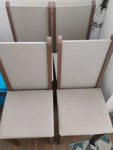Kit de 4 cadeiras novas 