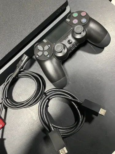 PlayStation 4 slim 1tb
