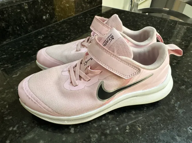 Tênis Nike feminino tamanho 32