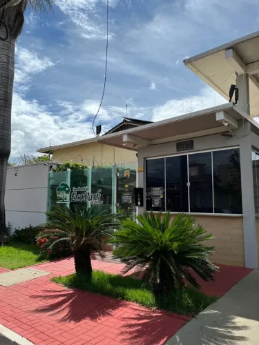 Casa em Condomínio fechado com 4 quartos