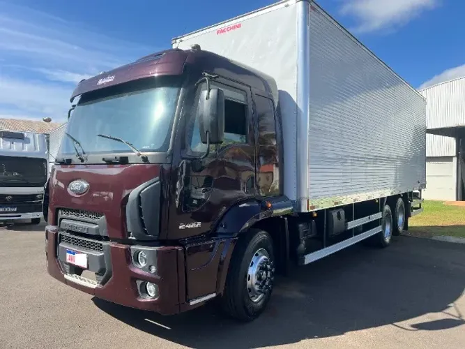 Ford Cargo 2422 2012