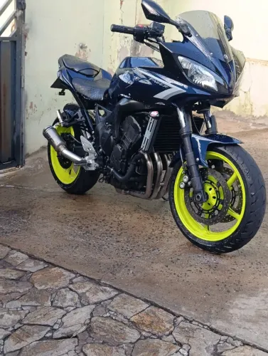 Fazer 600 carenada 2009