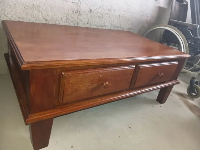 Vendo Mesa De Centro Grande Com Duas Gavetas Mede 1,15 Por 73,45 De Altura JÁ INVERNIZADO
