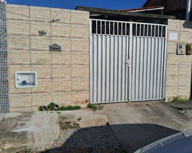 Alugo casa no Grilo