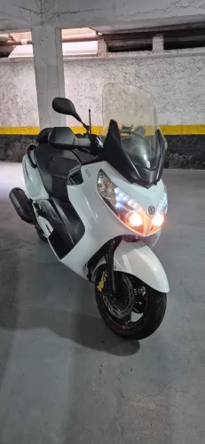 Vendo Maxsym 400 em perfeito estado.