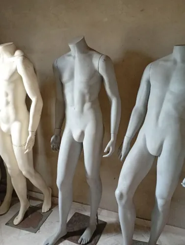 vendo 4 manequins masculinos