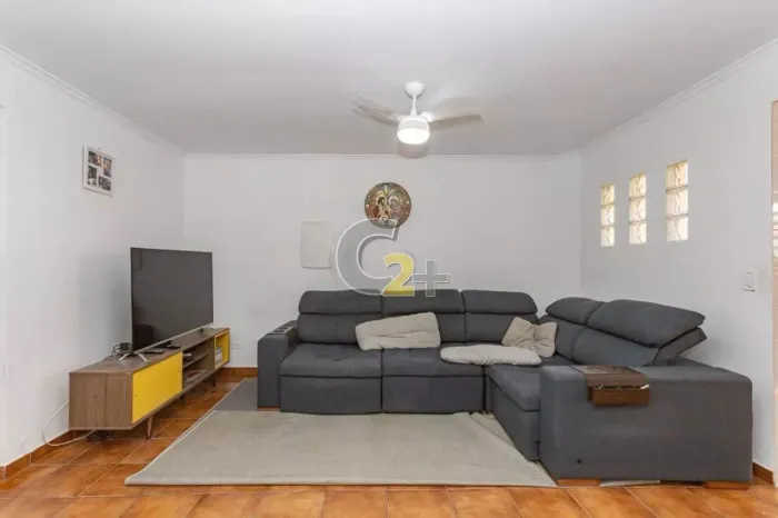 Casa à venda na Vila Mariana, 3 quartos sendo 1 suíte, 2 vagas