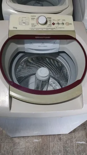 Vendo máquina funcionando perfeitamente aceito cartão e pix garantia 3 meses 
