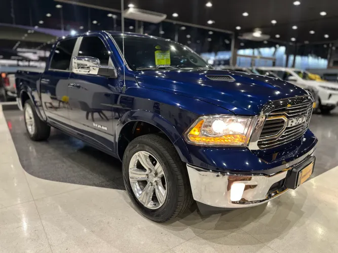 Ram Classic Laramie 5.7 V8 16V Gasolina 4X4 Aut. 2022