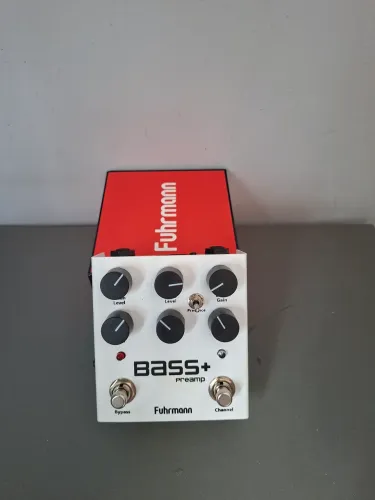 Bass Preamp Fuhrmann novíssimo!