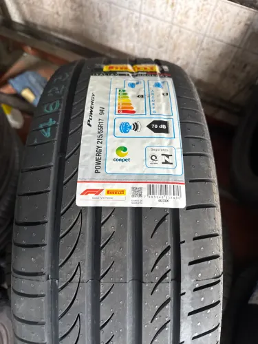 Par de pneus 215/55R17 Pirelli 