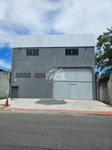 Galpão para Alugar em Serra - 800m², 2 Banheiros,São Diogo I