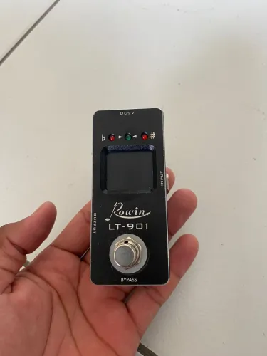 Pedal afinador rowin