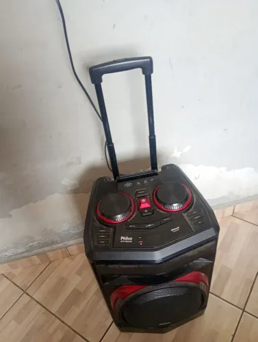 Caixa de som Philco semi nova 