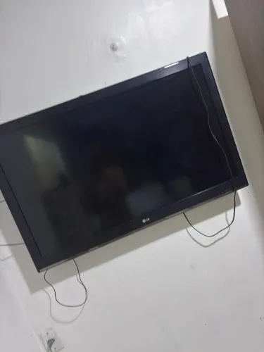 Vende-se televisão smart de 43 polegadas