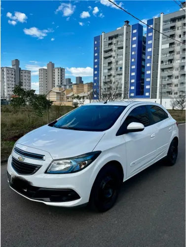 Chevrolet Onix Hatch LT 1.4 8V Flex Power Mec. 4P 2015