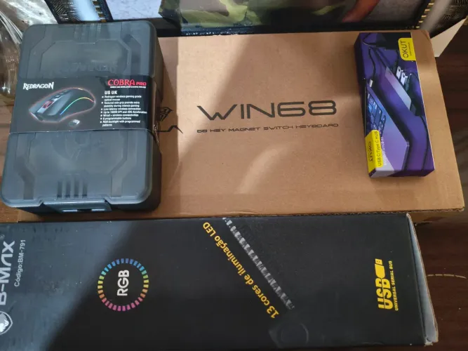 Hub e mouse pad novos 