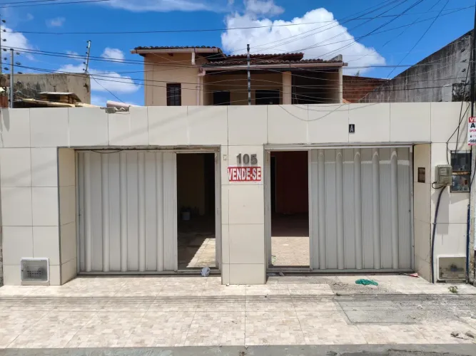 CASA + 02 KITNETS NA MARAPONGA