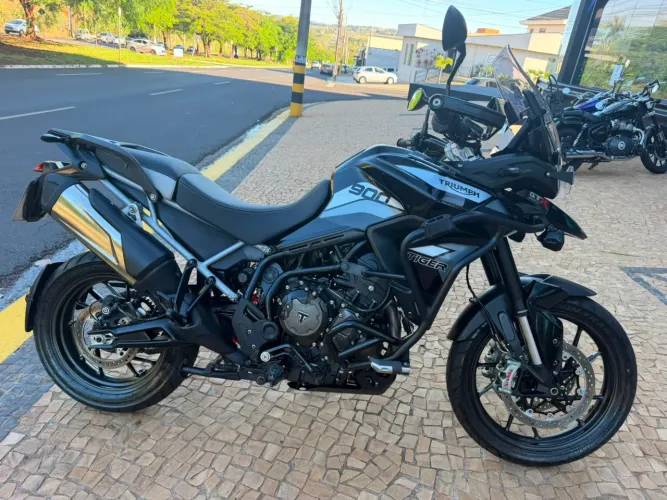 TRIUMPH TIGER 900 GT PRO