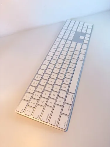 Teclado Apple Magic Keyboard com Teclado Numerico