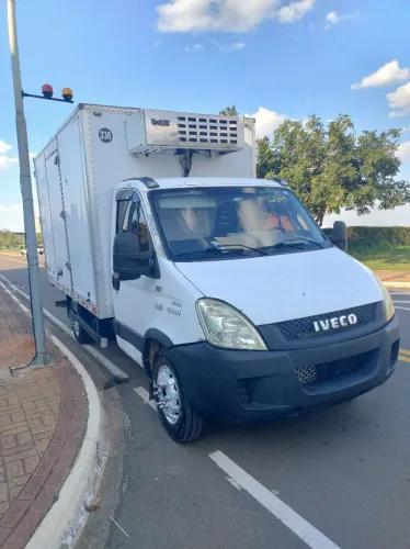 Iveco Daily Chassi 35s14 3.0 16V Diesel Mec. (e5) 2013