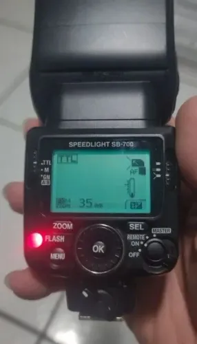 Flash Nikon SB-700 Speedlight