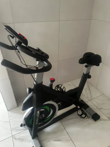 Bicicleta ergométrica Spinning 20kg de roda de inercia WCT Fitness