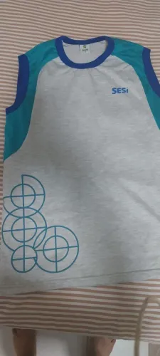 FARDA SESI BLUSA EDUCAÇÃO FISICA TAMANHO "M" UNISSEX 40 reais