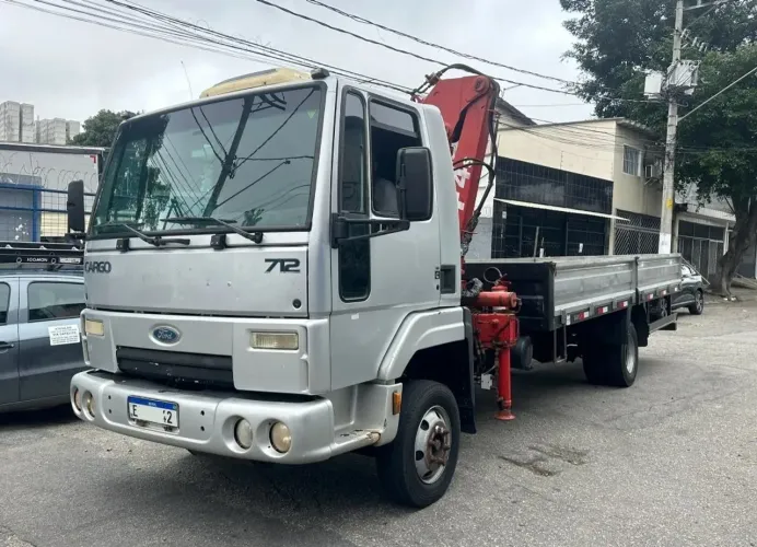 Transfiro a dívida Ford Cargo 712 munck ano 2011