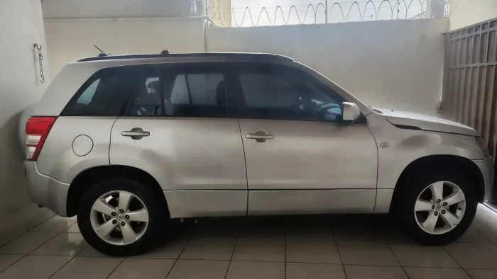 Suzuki Grand Vitara 2.0 16V 4x2/4x4 5P Mec. 2010