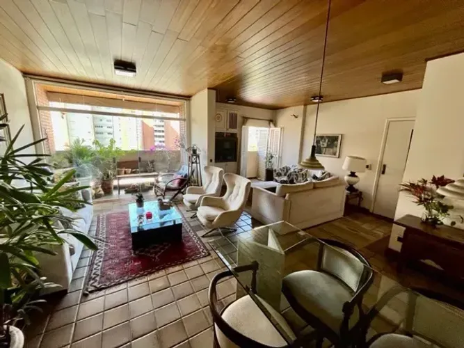 Cambui, apartamento 3 dormitórios, suíte, no miolo do bairro, próximo Regatas e Tenis Club