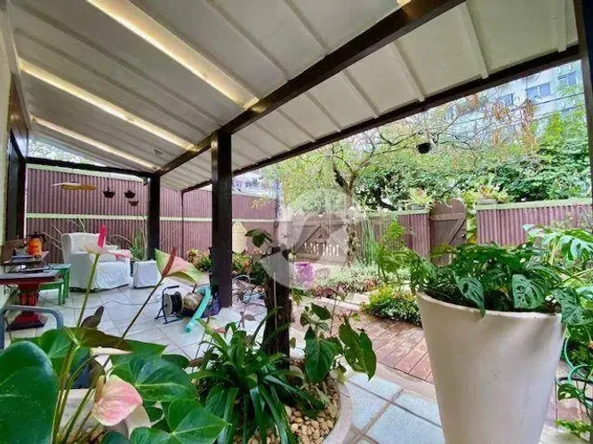Casa á venda em Pendotiba com 3 quartos