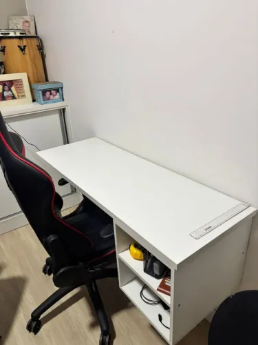 ?MESA/ESCRIVANINHA FIXA NA PAREDE?