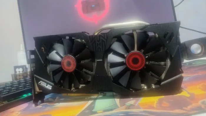 GTX 970 ASUS STRIX 4GB - PARA CONSERTO / PEÇAS