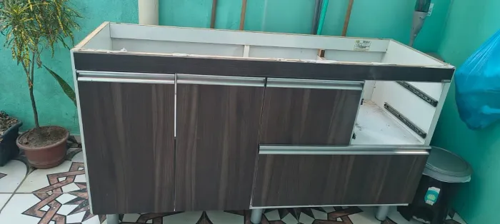 Balcão com pia de inox 