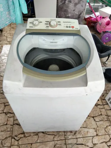 Vende-se máquina 