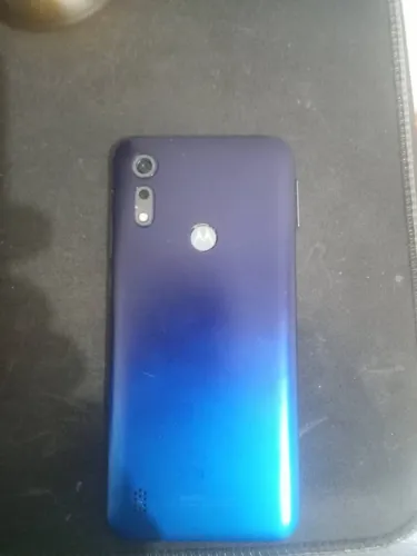Vendo celular Motorola Moto E 6s 300 reais Sem trincos Sem detalhes