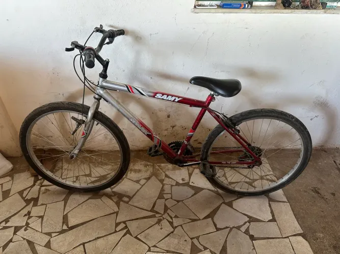 Bicicleta semi nova