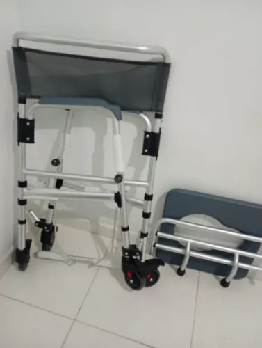 Cadeira de rodas e banho