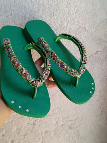 CHINELOA BORDADOS DE LUXO