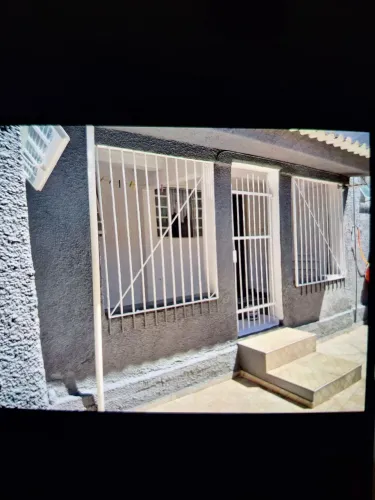 Casa de fundos